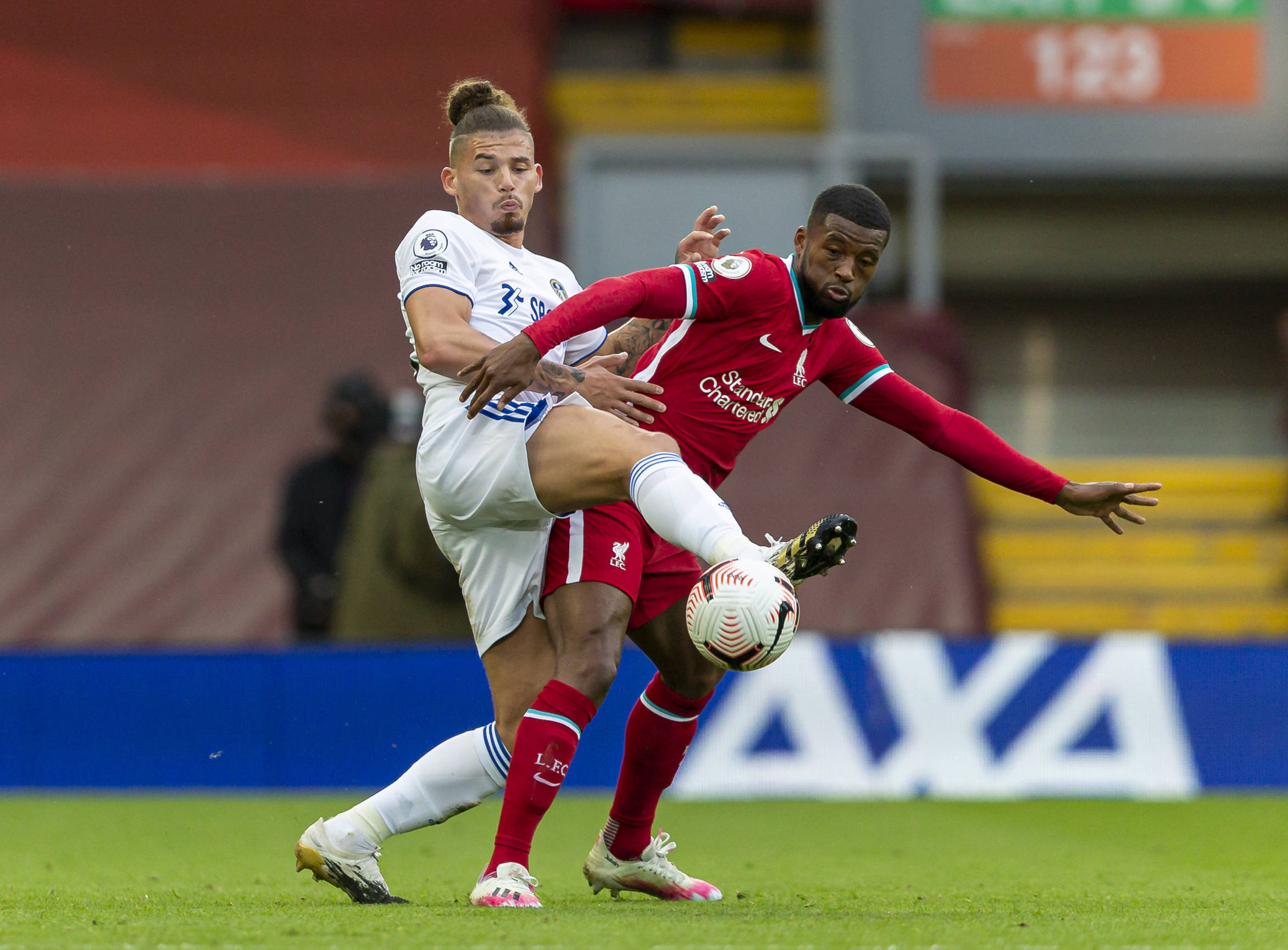 同时致力于 同时致力于